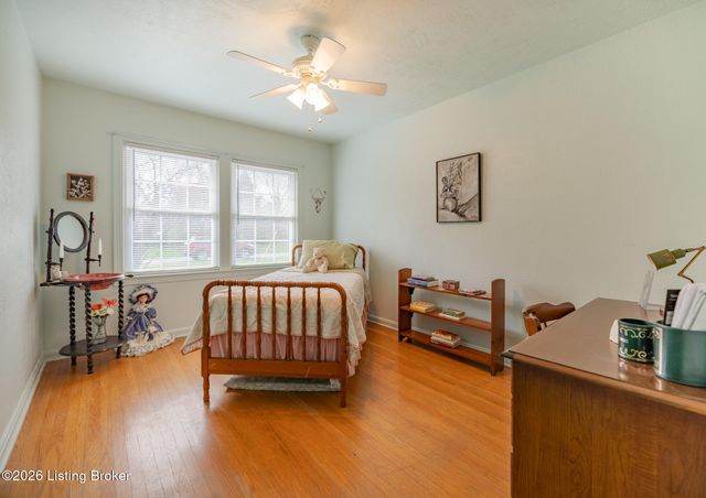 8609 Perry Rd, Louisville, KY 40222