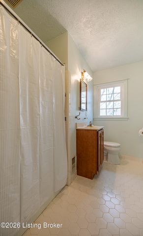 8609 Perry Rd, Louisville, KY 40222