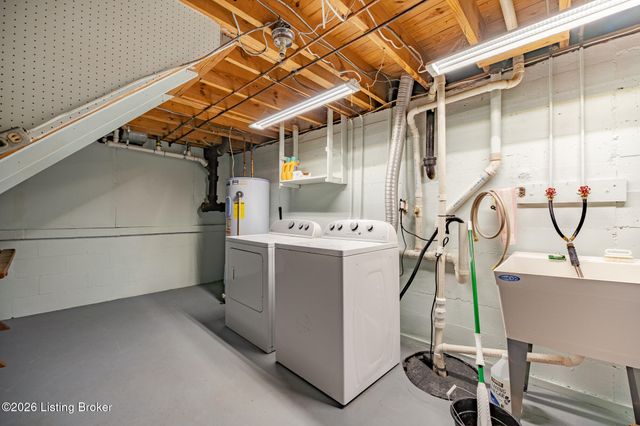 8609 Perry Rd, Louisville, KY 40222