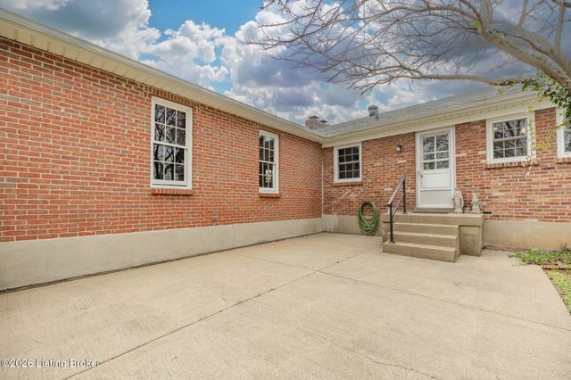 8609 Perry Rd, Louisville, KY 40222