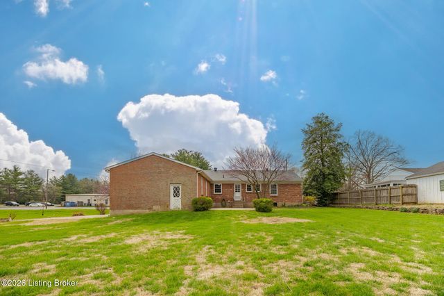 8609 Perry Rd, Louisville, KY 40222