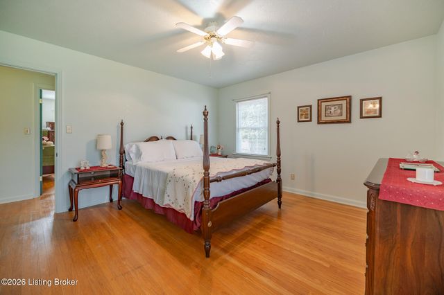 8609 Perry Rd, Louisville, KY 40222