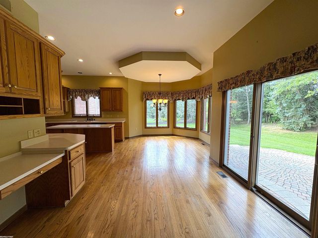 56411 Dickens Drive, Shelby Twp, MI 48316