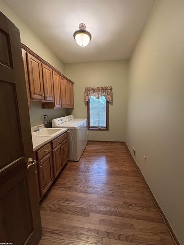 56411 Dickens Drive, Shelby Twp, MI 48316