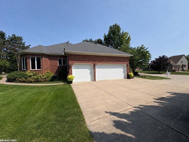 56411 Dickens Drive, Shelby Twp, MI 48316