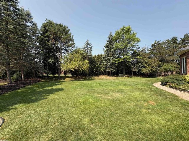 56411 Dickens Drive, Shelby Twp, MI 48316
