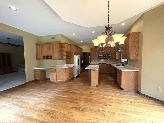 56411 Dickens Drive, Shelby Twp, MI 48316
