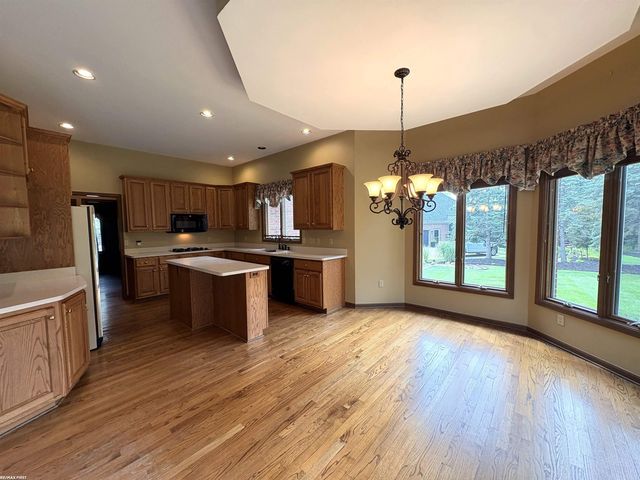 56411 Dickens Drive, Shelby Twp, MI 48316