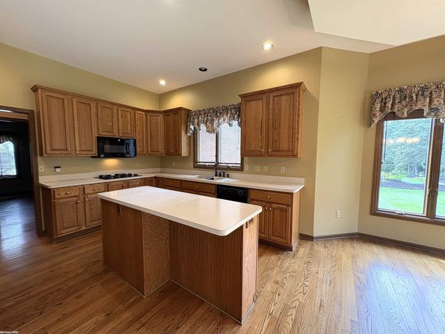 56411 Dickens Drive, Shelby Twp, MI 48316