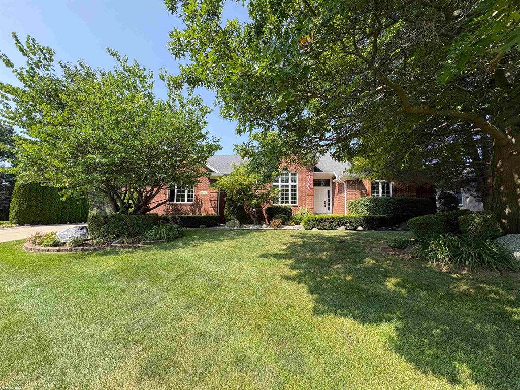 56411 Dickens Drive, Shelby Twp, MI 48316