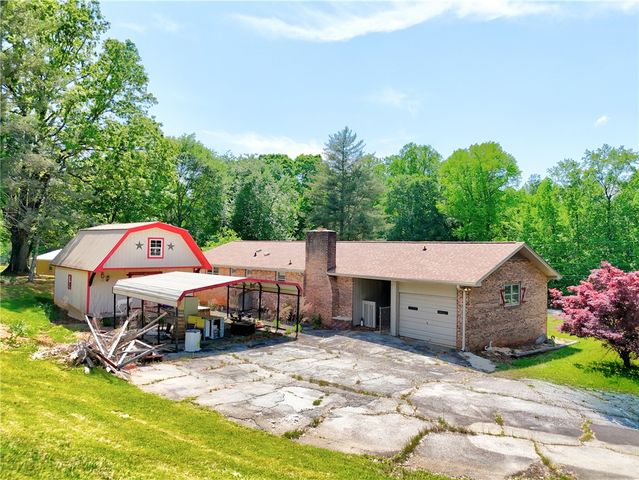 4981 Moorefield Memorial Highway, Pickens, SC 29671