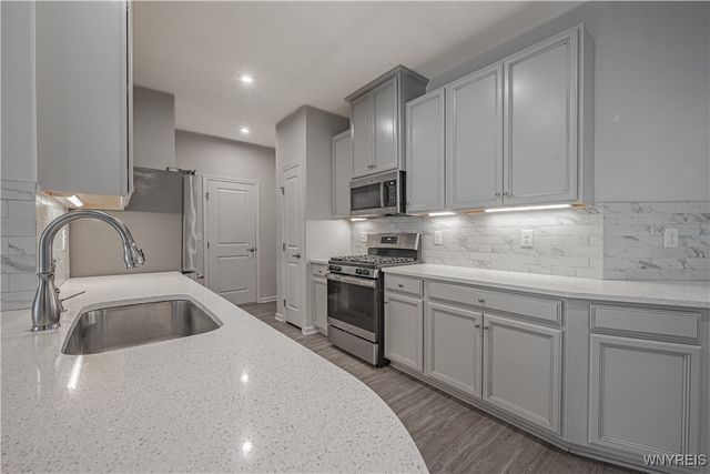 157 Sandstone Circle, Grand Island, NY 14072