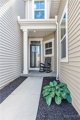 157 Sandstone Circle, Grand Island, NY 14072