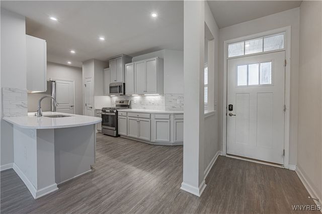 157 Sandstone Circle, Grand Island, NY 14072