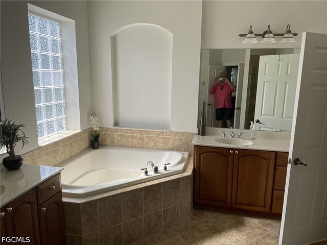 5634 Whispering Willow WAY, Fort Myers, FL 33908