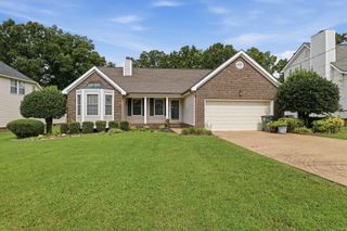 2411 Charleston Square, Chattanooga, TN 37421