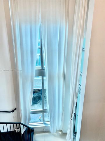 300 S Biscayne Blvd Loft 604, Miami, FL 33131