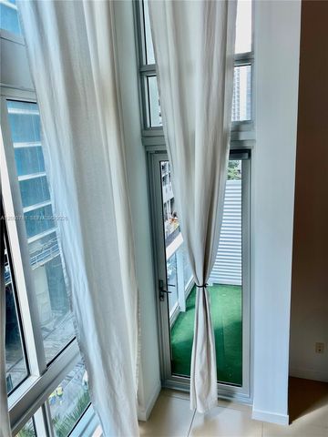300 S Biscayne Blvd Loft 604, Miami, FL 33131