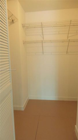 300 S Biscayne Blvd Loft 604, Miami, FL 33131