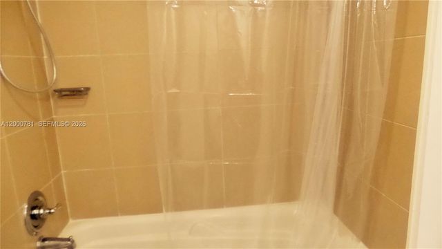 300 S Biscayne Blvd Loft 604, Miami, FL 33131