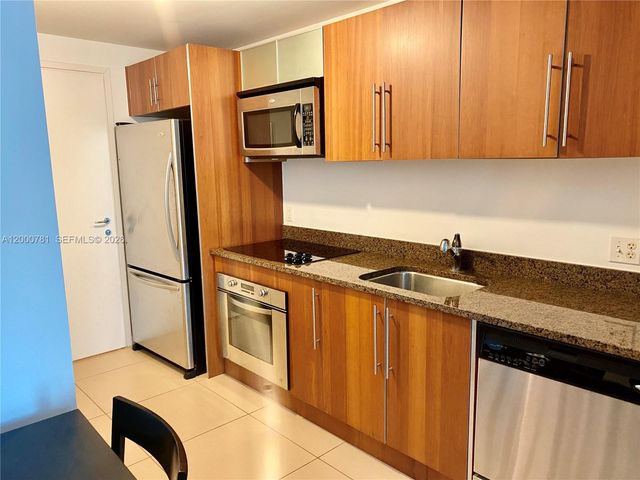 300 S Biscayne Blvd Loft 604, Miami, FL 33131