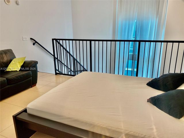 300 S Biscayne Blvd Loft 604, Miami, FL 33131