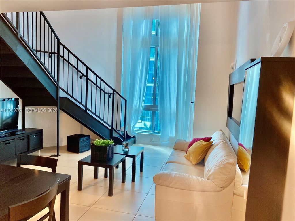300 S Biscayne Blvd Loft 604, Miami, FL 33131