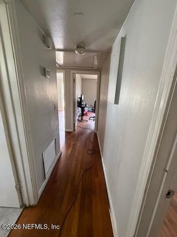 1216 GLEN LAURA Road, Jacksonville, FL 32205