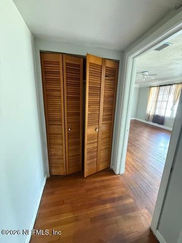 1216 GLEN LAURA Road, Jacksonville, FL 32205