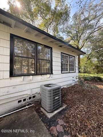 1216 GLEN LAURA Road, Jacksonville, FL 32205