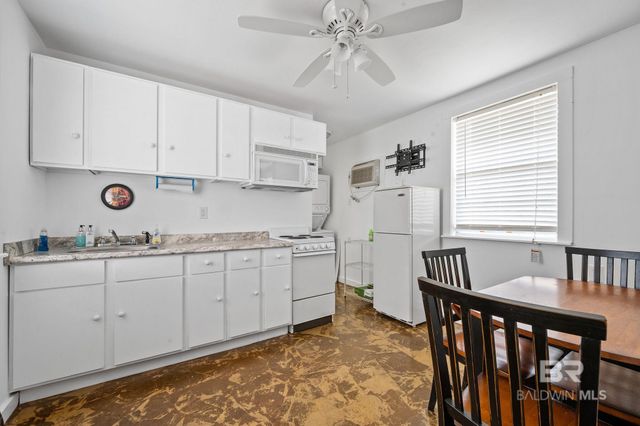 7867 Bryants Landing Road, Stockton, AL 36579