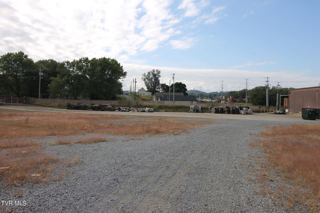 808 North Lynn Avenue, Elizabethton, TN 37643