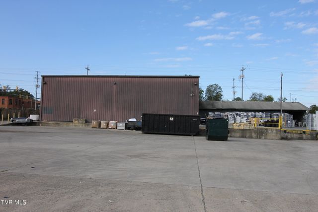 808 North Lynn Avenue, Elizabethton, TN 37643