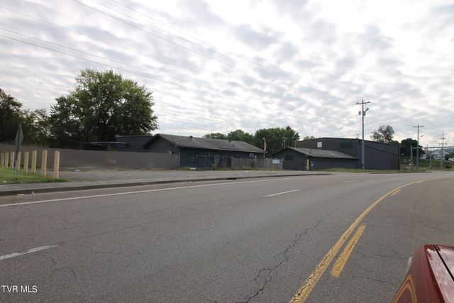 808 North Lynn Avenue, Elizabethton, TN 37643