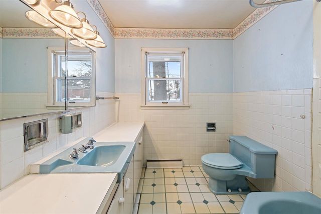 3000 SHORE DRIVE, Marinette, WI 54143