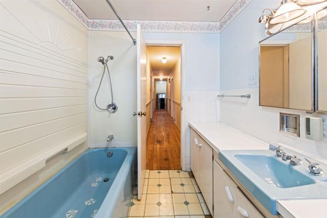 3000 SHORE DRIVE, Marinette, WI 54143