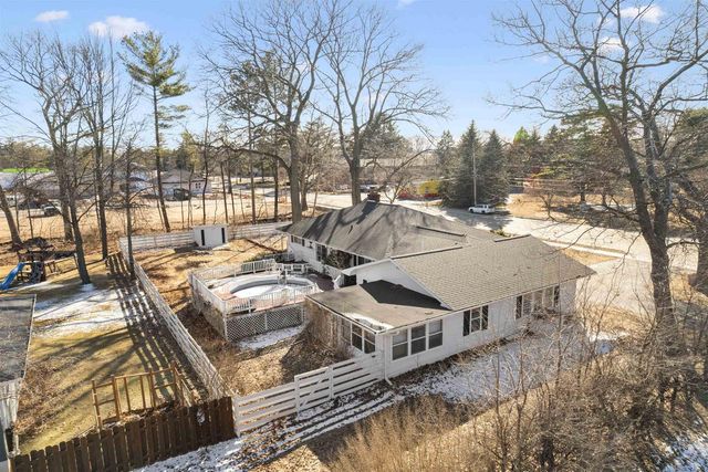 3000 SHORE DRIVE, Marinette, WI 54143