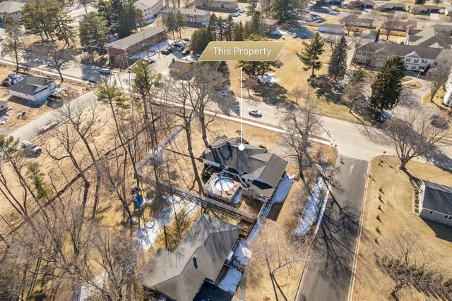 3000 SHORE DRIVE, Marinette, WI 54143