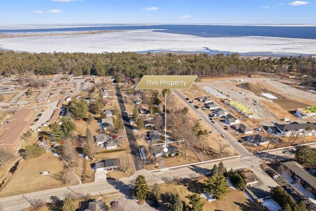 3000 SHORE DRIVE, Marinette, WI 54143