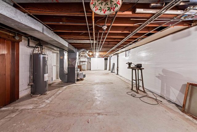 3000 SHORE DRIVE, Marinette, WI 54143