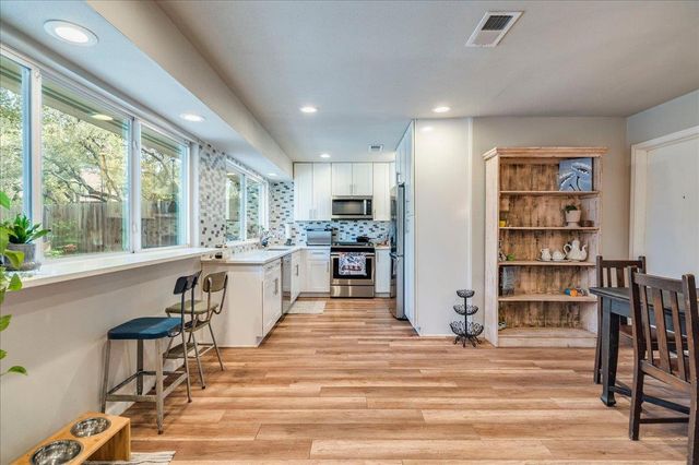 7206 Shadywood DR, Austin, TX 78745