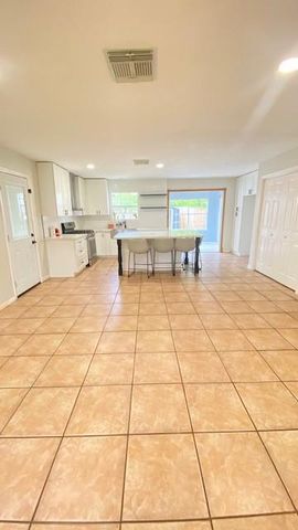 1022 Akron Street, Houston, TX 77029