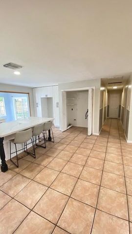 1022 Akron Street, Houston, TX 77029