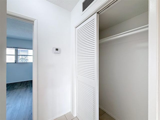 5208 NE 24TH TER F-303, Fort Lauderdale, FL 33308