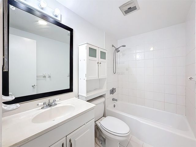 5208 NE 24TH TER F-303, Fort Lauderdale, FL 33308