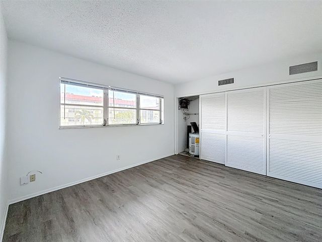 5208 NE 24TH TER F-303, Fort Lauderdale, FL 33308