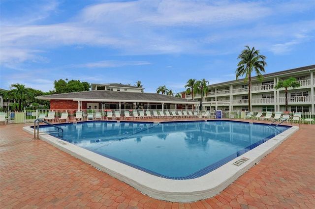 5208 NE 24TH TER F-303, Fort Lauderdale, FL 33308