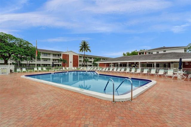 5208 NE 24TH TER F-303, Fort Lauderdale, FL 33308