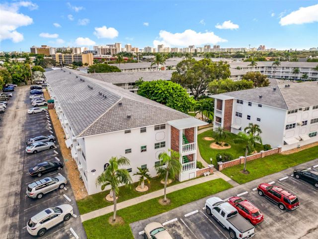 5208 NE 24TH TER F-303, Fort Lauderdale, FL 33308