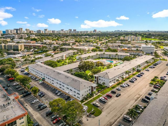 5208 NE 24TH TER F-303, Fort Lauderdale, FL 33308